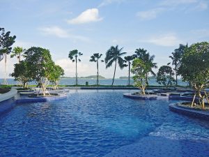 cape-royale-sentosa-swimming-pool-singapore